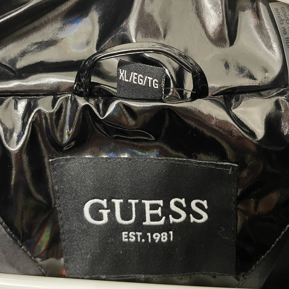 NWOT Women’s Guess winter hooded puffer jacket black XL - Picture 5 of 7